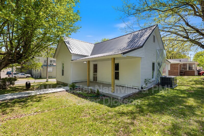 3 Bedroom, 2 Bathroom House Near Downtown Dickson! property image