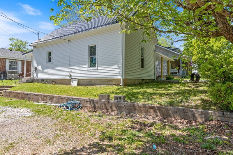 3 Bedroom, 2 Bathroom House Near Downtown Dickson! property image