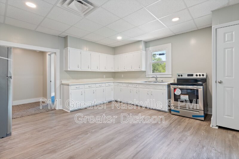 3 Bedroom, 2 Bathroom House Near Downtown Dickson! property image