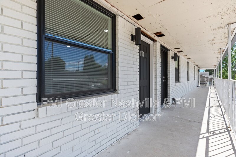 2 Bedroom/1 Bathroom Apartment in Downtown Dickson! property image
