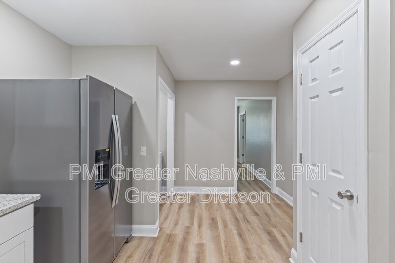 2 Bedroom/1 Bathroom Apartment in Downtown Dickson! property image