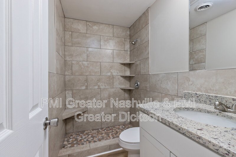 2 Bedroom/1 Bathroom Apartment in Downtown Dickson! property image