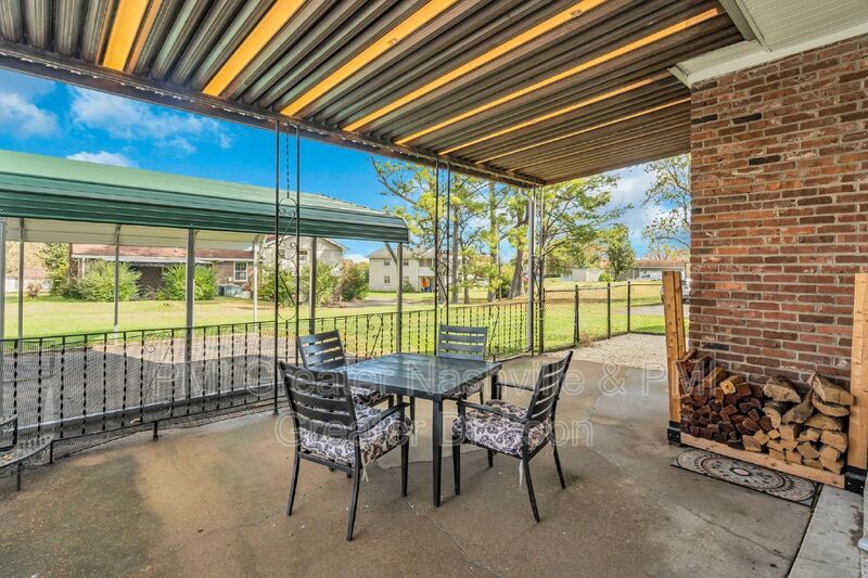 Stunning 3-Bedroom, 2-Bath Ranch-Style Home! property image