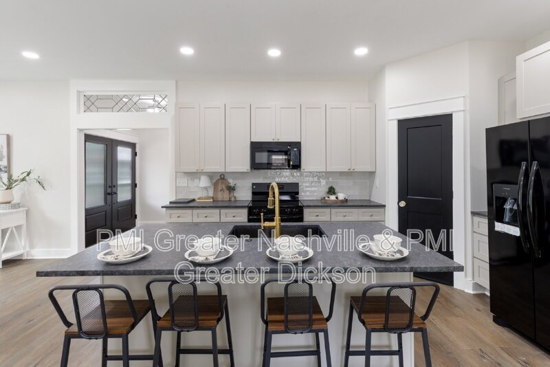 Charming 3-Bedroom Home with 2 Full Baths in the Heart of Dickson! property image