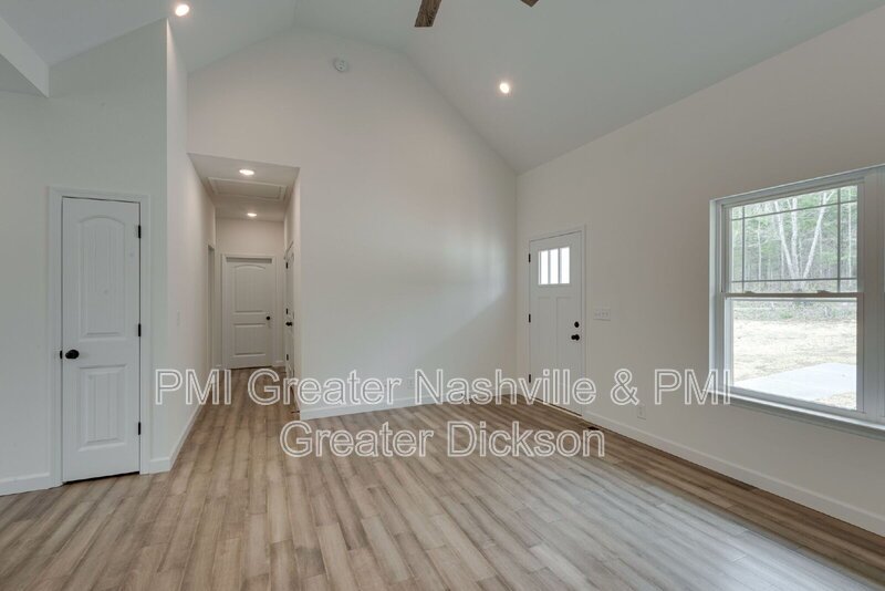 Newer Home in Country Setting property image