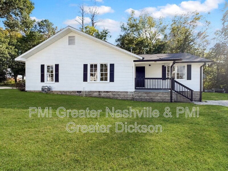 Charming Newly Renovated 2 Bedroom Duplex in the Heart of Downtown Dickson! property image