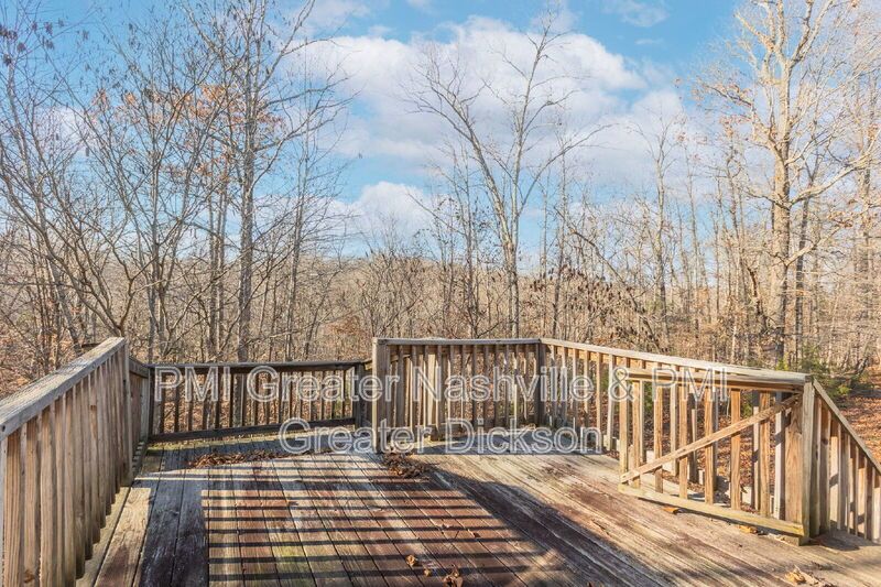 Charming - 3 Bedroom, 2 Bath Home in Waverly, TN property image