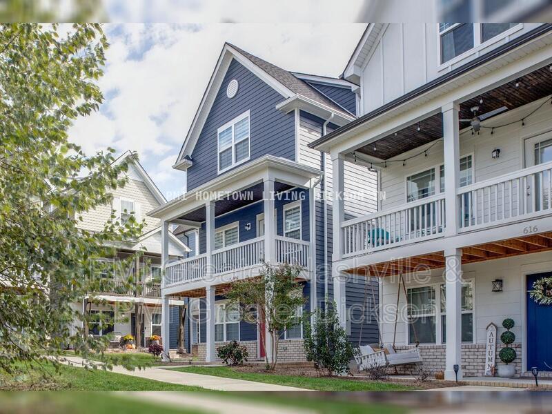 Spacious 4-Bedroom, Three-Story Home for Rent in the Heart of Bellevue property image